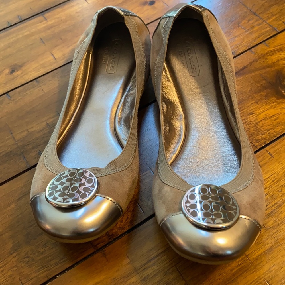 Coach women’s 8 flat like new brown